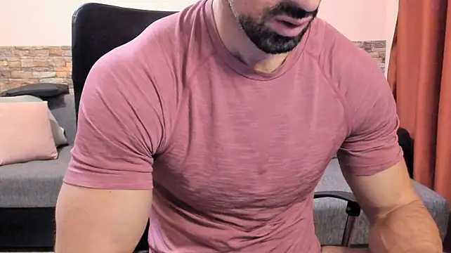 HotHunkTrainer Adlı Modelin Canlı XXX Sohbeti