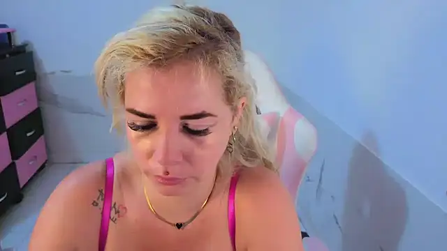 HannaBrave's Live XXX Chat