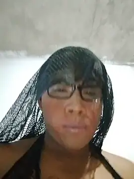 Uri710 Live XXX Chat