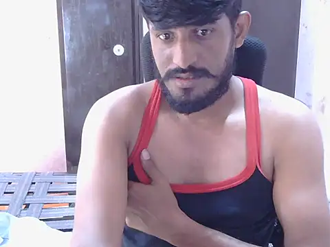 צ'אט XXX בשידור חי של Yuvi_hot