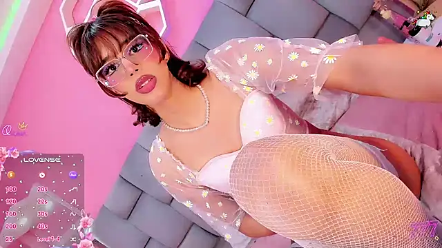 MimiRubyJane live XXX chat