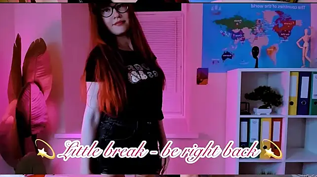 CarolGiggly Adlı Modelin Canlı XXX Sohbeti