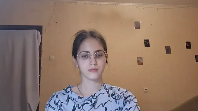 XXX chat uživo modela Katelemon