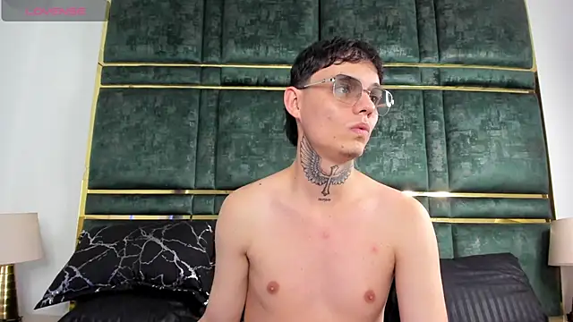 Chatroom XXX en direct de JackGriffin_