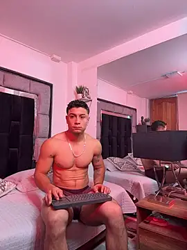 MR_MUSCLE élő XXX-chatje