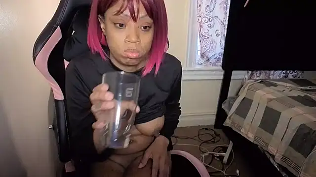 IAMTOKYOLEE's Live XXX Chat