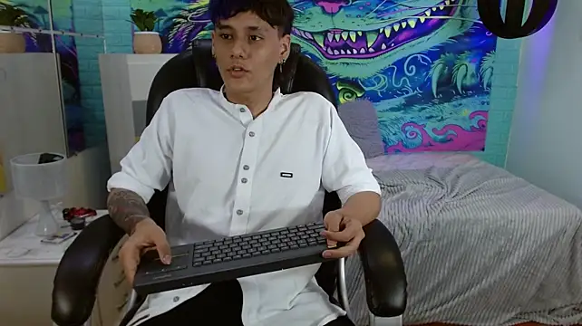 jay_kurt – Naživo XXX chat