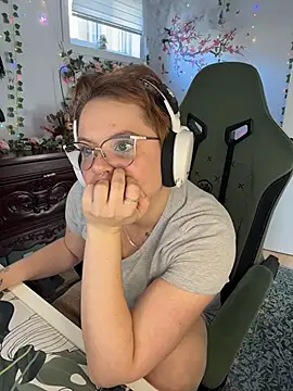 CurvesNChaos' Live XXX Chat