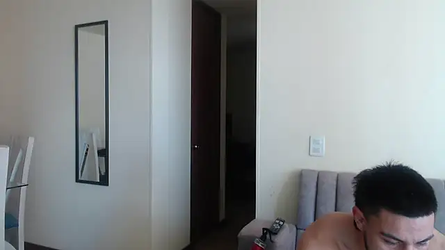 Taylor_DiamondBoy Live XXX Chat