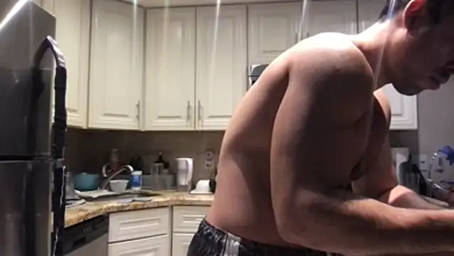 BigGuyMuscleのライブXXXチャット