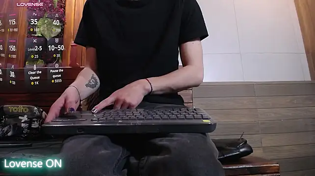 nicktorn's Live XXX Chat