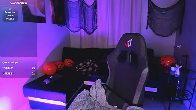 XXX chat uživo modela Lily_xBabe