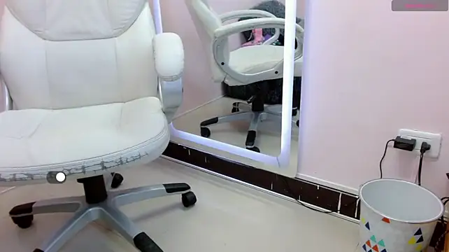 Živý XXX chat SHARONCUTE_F1