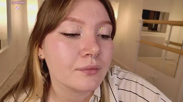 Ash_Hasmy Adlı Modelin Canlı XXX Sohbeti
