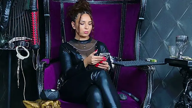 FinDomKaya's Live XXX Chat