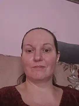 Chat +18 de BustyLadyAlma ao vivo