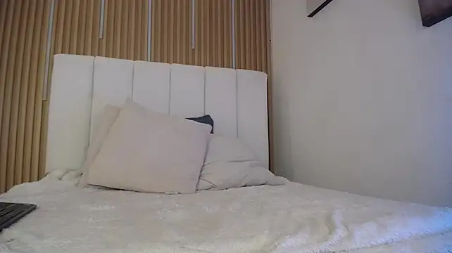 KimSensual_ élő XXX-chatje