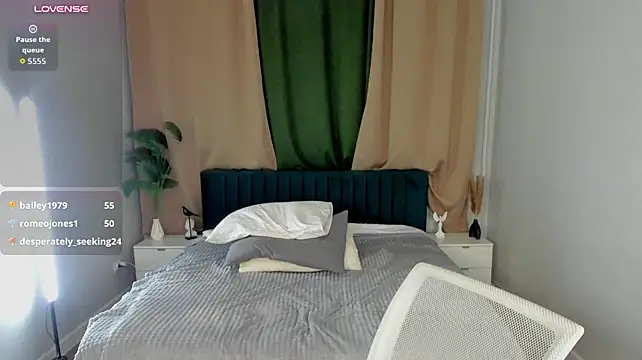 Charlotte_Smitee: απευθείας συνομιλία ΧΧΧ