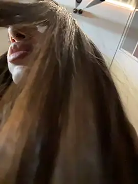 BOOMFOXY Adlı Modelin Canlı XXX Sohbeti
