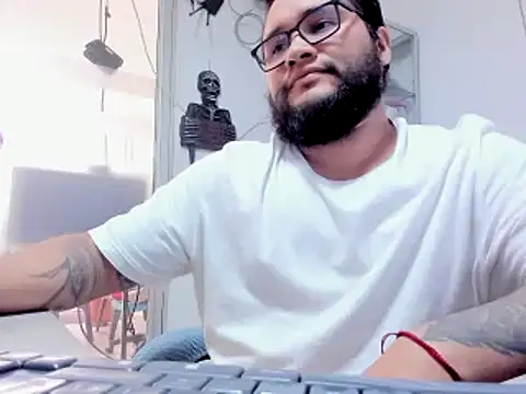 VINCEDMAGLIOO Chat XXX in diretta
