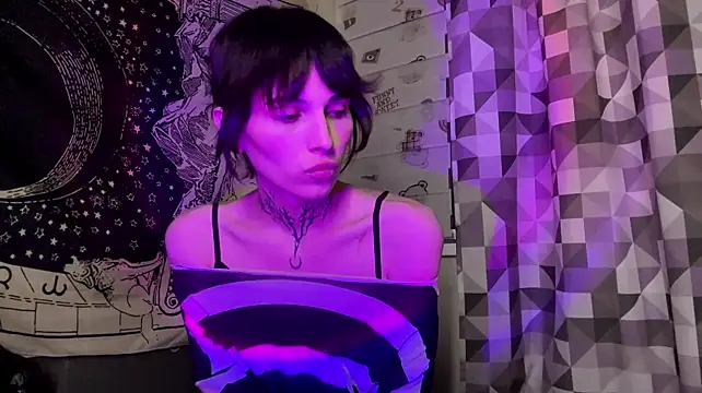 دردشة SweetFemBoyy الجنسية المباشرة