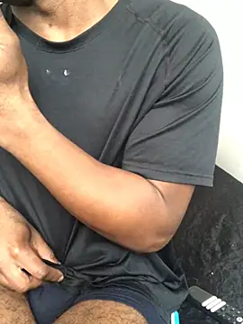 Chat +18 de heavydick22cm ao vivo