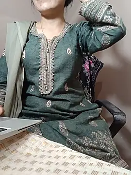 Chanchal--Navya Obrolan Langsung XXX