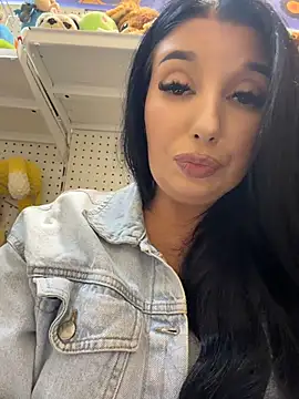 Tisha_Busty Adlı Modelin Canlı XXX Sohbeti