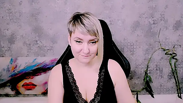 Djullia Adlı Modelin Canlı XXX Sohbeti