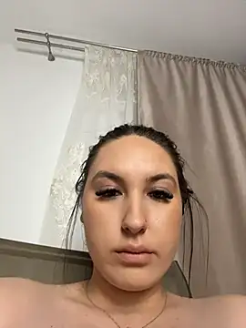 Živý XXX chat Lucy_doll22