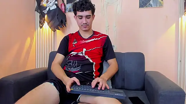Živý XXX chat alejo_hadders