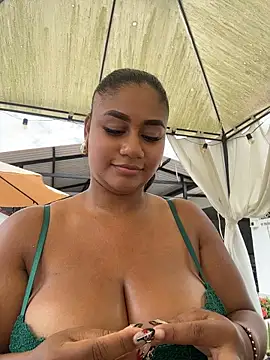 NayTorres' Live XXX Chat