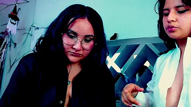 Liily_Foxxy Chat XXX in diretta