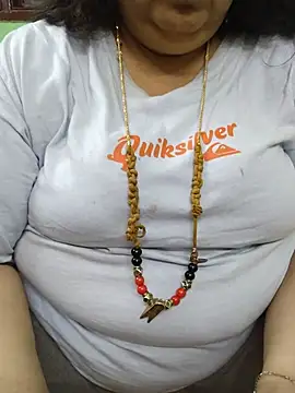 Tamil-mayasri's Live XXX Chat