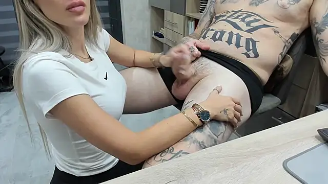 cash_rules77's Live XXX Chat