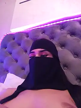 rremase_monroee76 Adlı Modelin Canlı XXX Sohbeti