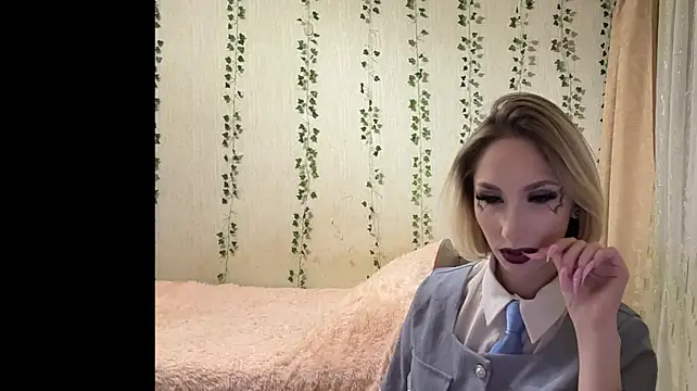 Chat +18 de LeoKorwin ao vivo