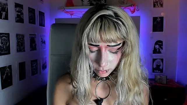 Chatroom XXX en direct de adhalee_js