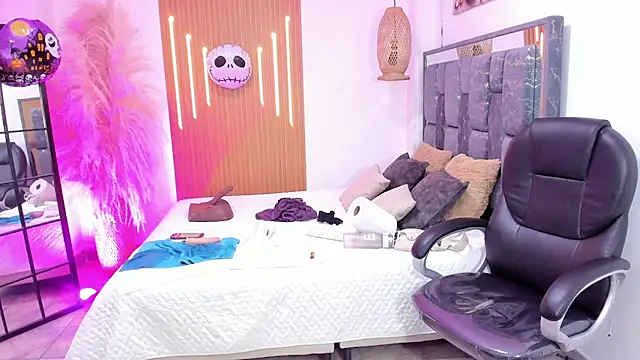 Shantall_willss Adlı Modelin Canlı XXX Sohbeti