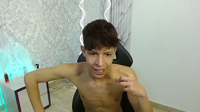 Chat XXX en directo de OLIIVER_TAY
