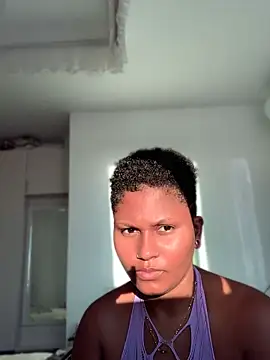 แชท XXX สดของ madelltheebony