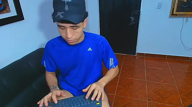 ryan_g777 – Naživo XXX chat