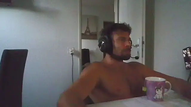 alpha-hunk Adlı Modelin Canlı XXX Sohbeti