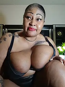 MONSTERTITS44DDDのライブXXXチャット