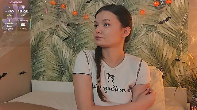 AsterQuinn Adlı Modelin Canlı XXX Sohbeti