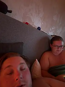 CurvyPaar2 Live XXX-Chat