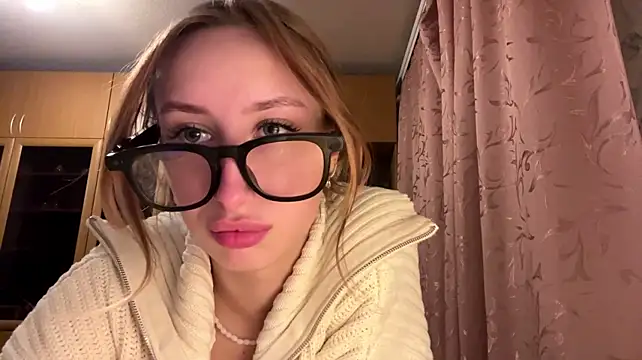 AleneLaurente 即時 XXX 聊天