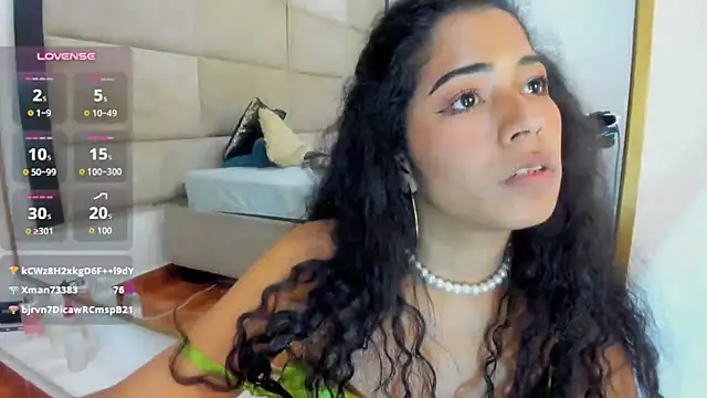 MiiaKiss Chat XXX live