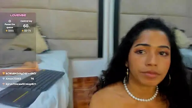 MiiaKiss Chat XXX live