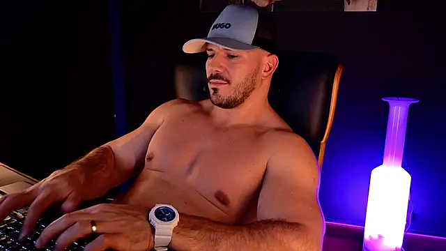 AngeloEric Chat XXX live